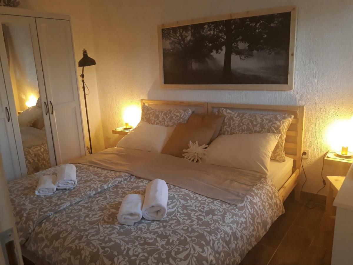 Apartments Garden Monsena 로비니 외부 사진